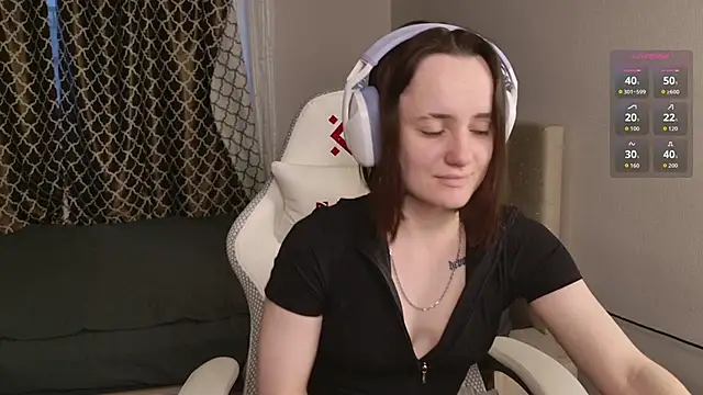 Luna Loveee online show from 10/19/25, 03:53