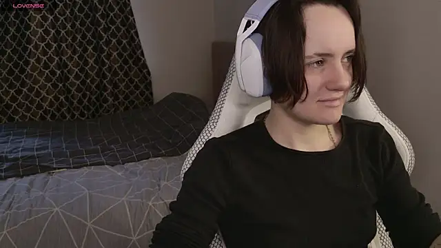 Luna Loveee online show from 03/20/26, 04:02