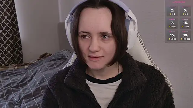 Luna Loveee online show from 04/27/26, 05:49