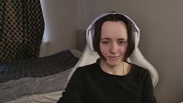 Luna Loveee online show from 03/19/26, 04:12