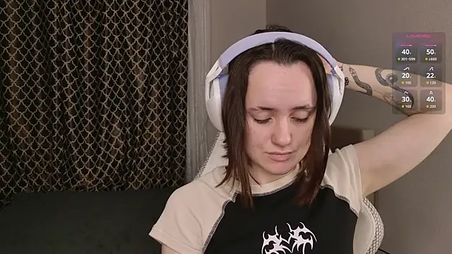 Luna Loveee online show from 10/11/25, 03:07