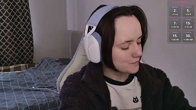 Luna Loveee online show from 04/26/26, 06:22