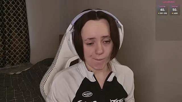 Luna Loveee online show from 04/10/26, 04:08