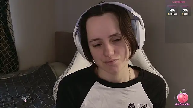 Luna Loveee online show from 03/28/26, 04:02