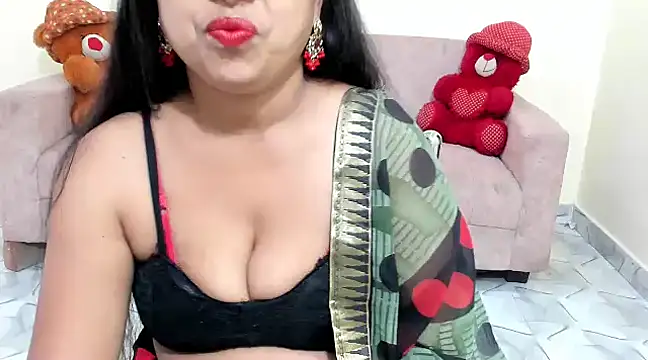 Snapshot of leahgotiii chatting on 03/12/25, 12:57 leahgotiii online show from 03/12/25, 12:57