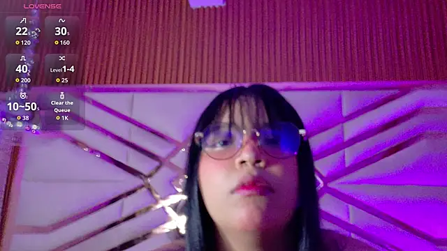 innocenthazel online show from 03/24/26, 03:06