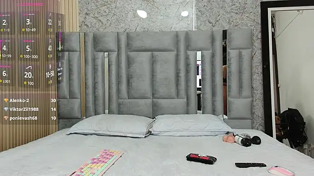 innocenthazel online show from 10/29/25, 03:05