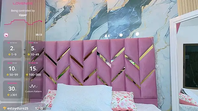 innocenthazel online show from 10/05/25, 07:37