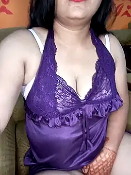 Snapshot of Miss-Jenny chatting on 10/11/25, 04:30 Miss-Jenny online show from 10/11/25, 04:30