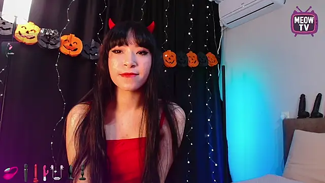 miyakimi0101 online show from 10/23/25, 12:09