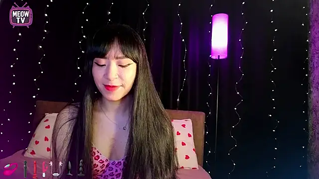 Snapshot of miyakimi0101 chatting on 06/16/26, 12:32 miyakimi0101 online show from 06/16/26, 12:32
