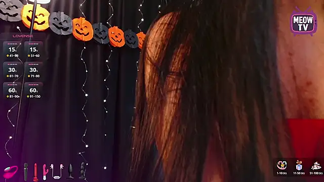 miyakimi0101 online show from 10/28/25, 11:47