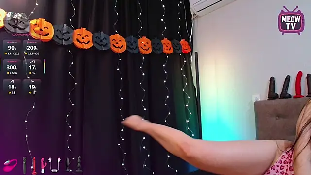 miyakimi0101 online show from 10/23/25, 11:58