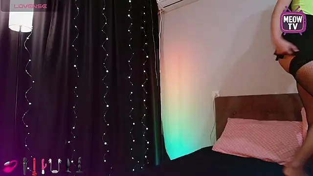 miyakimi0101 online show from 10/14/25, 11:47