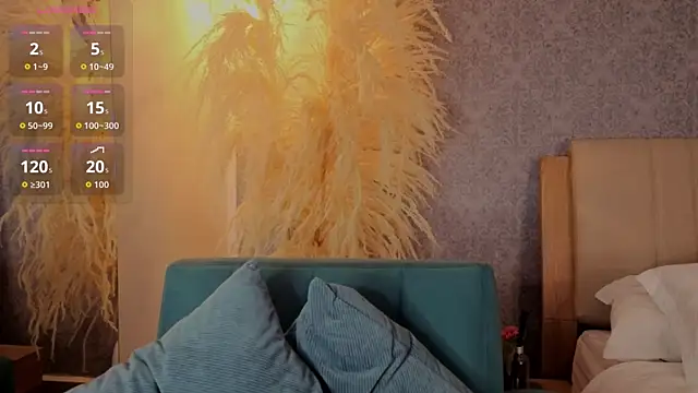 Lucia Brown  online show from 04/15/26, 06:23