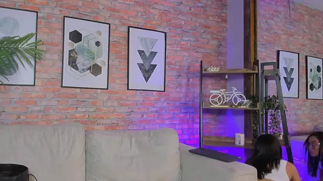 Lucia Brown  online show from 10/22/25, 03:11