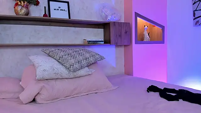 Lucia Brown  online show from 03/16/25, 07:06