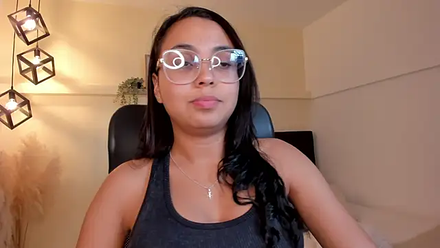 Lucia Brown  online show from 06/25/26, 07:52