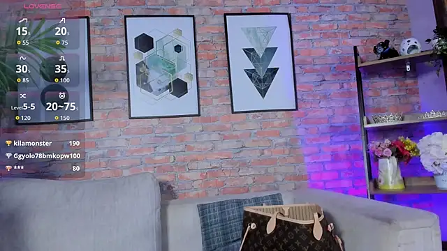 Lucia Brown  online show from 09/15/25, 04:24