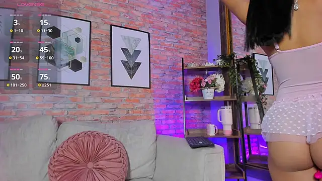 Lucia Brown  online show from 09/29/25, 07:52