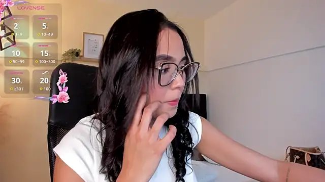 Lucia Brown  online show from 07/02/26, 12:55