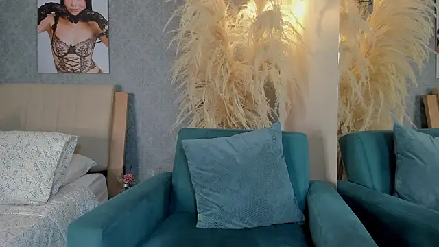 Lucia Brown  online show from 03/12/26, 02:43