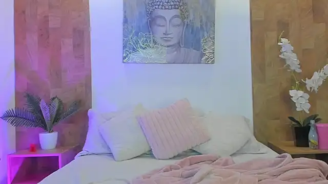 Lucia Brown  online show from 04/23/26, 12:39