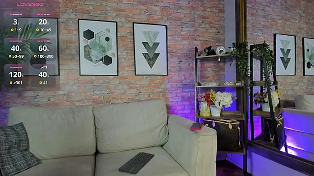 Lucia Brown  online show from 09/15/25, 07:47