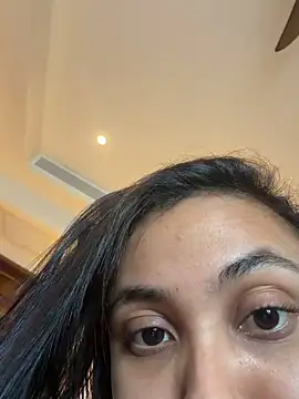 Lucia Brown  online show from 04/08/26, 10:33