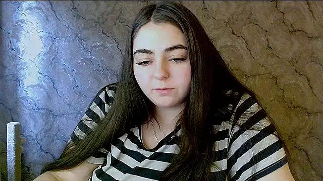 Snapshot of kitsune_8 chatting on 10/19/25, 11:24 kitsune 8 online show from 10/19/25, 11:24