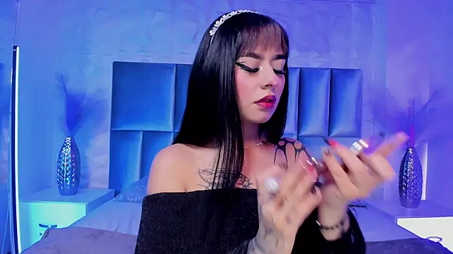 Selene bennet online show from 04/17/26, 03:31