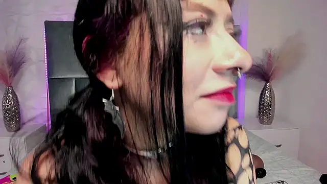 Selene bennet online show from 11/07/25, 04:39