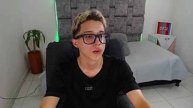 skinny bigcock02 online show from 12/19/25, 07:49