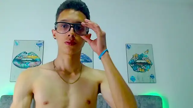 skinny bigcock02 online show from 02/26/25, 10:36