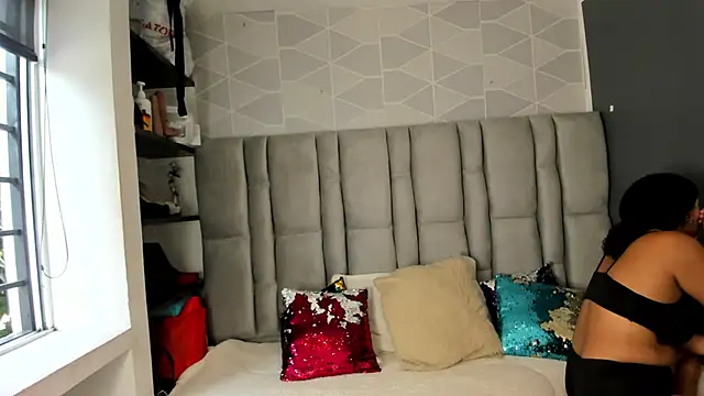 Natasha rose   online show from 11/05/25, 07:39