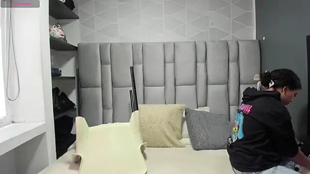 Natasha rose   online show from 09/17/25, 07:16