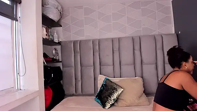 Natasha rose   online show from 11/17/25, 07:51