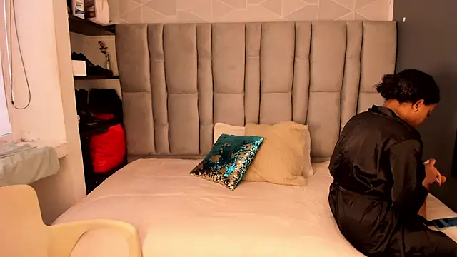 Natasha rose   online show from 11/13/25, 07:40