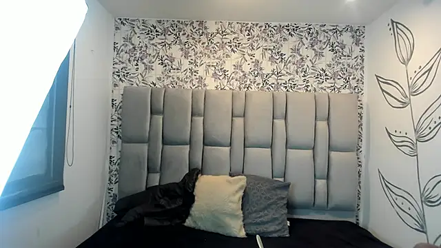Natasha rose   online show from 10/07/25, 07:37