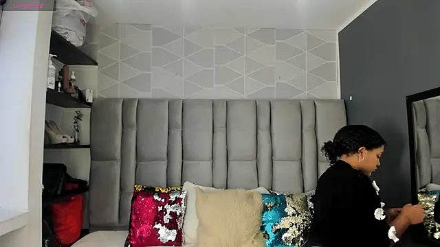 Natasha rose   online show from 11/01/25, 07:52