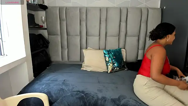 Natasha rose   online show from 12/19/25, 07:49