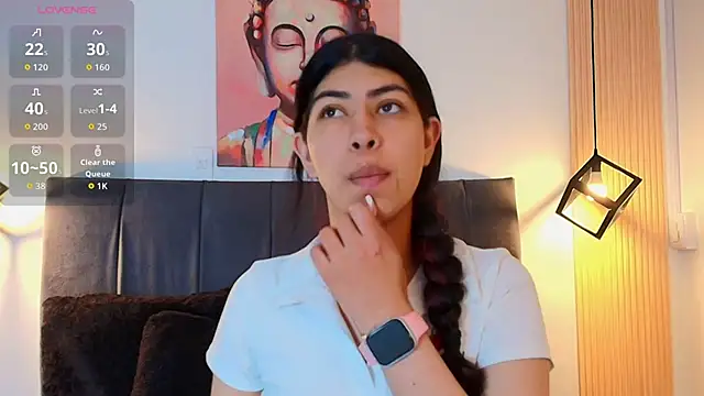 Snapshot of Cassie_bloom chatting on 11/22/25, 07:46 Cassie bloom online show from 11/22/25, 07:46