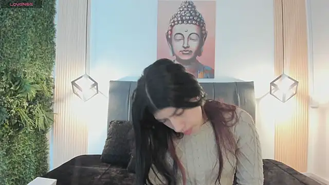 Snapshot of Cassie_bloom chatting on 12/15/25, 08:03 Cassie bloom online show from 12/15/25, 08:03