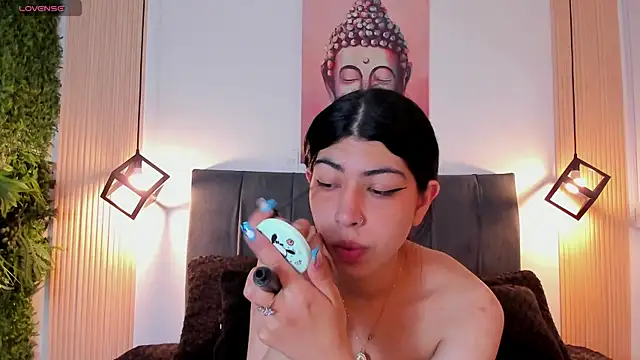 Snapshot of Cassie_bloom chatting on 10/29/25, 08:08 Cassie bloom online show from 10/29/25, 08:08