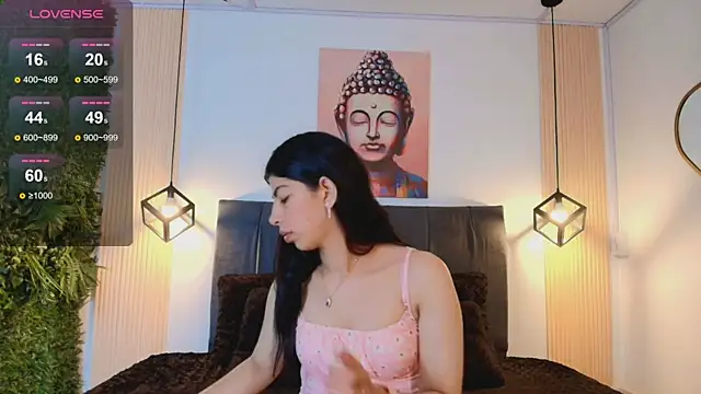 Snapshot of Cassie_bloom chatting on 12/05/25, 08:28 Cassie bloom online show from 12/05/25, 08:28