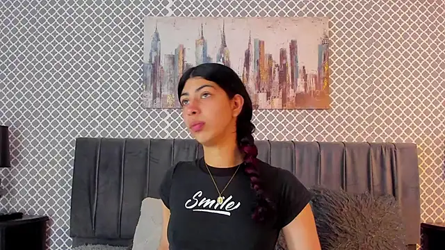 Snapshot of Cassie_bloom chatting on 10/28/25, 08:08 Cassie bloom online show from 10/28/25, 08:08