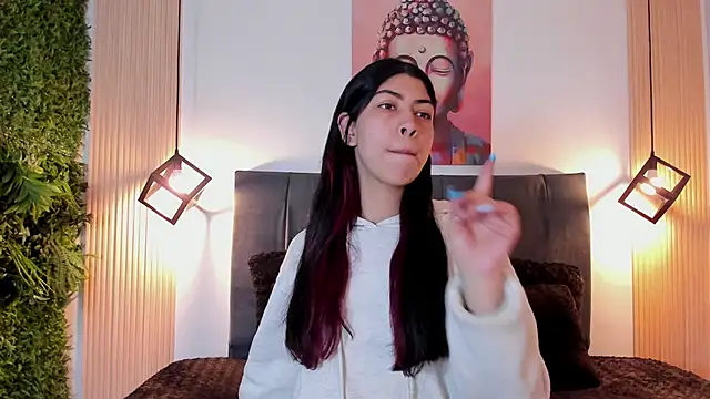 Snapshot of Cassie_bloom chatting on 11/03/25, 08:23 Cassie bloom online show from 11/03/25, 08:23