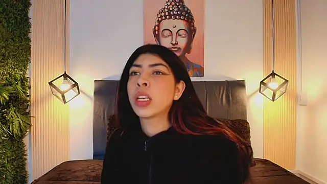 Snapshot of Cassie_bloom chatting on 12/18/25, 08:34 Cassie bloom online show from 12/18/25, 08:34