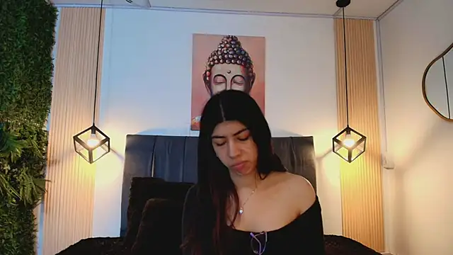 Snapshot of Cassie_bloom chatting on 12/04/25, 07:46 Cassie bloom online show from 12/04/25, 07:46