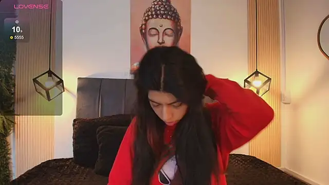 Snapshot of Cassie_bloom chatting on 12/13/25, 08:04 Cassie bloom online show from 12/13/25, 08:04